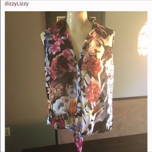 DizzyLizzy floral blouse w/tie front